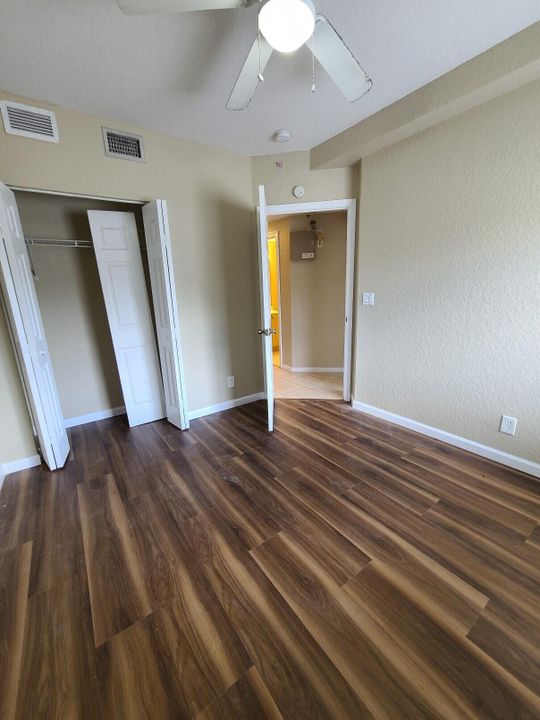 На продажу: $235,000 (3 спален, 2 ванн, 999 Квадратных фут)