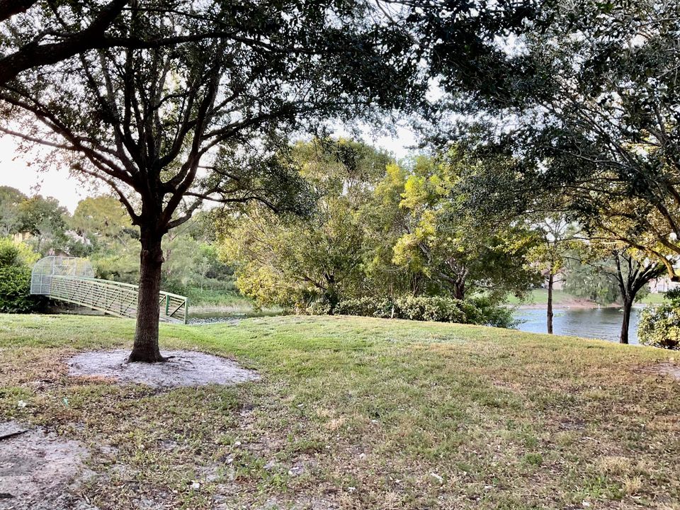 На продажу: $235,000 (3 спален, 2 ванн, 999 Квадратных фут)