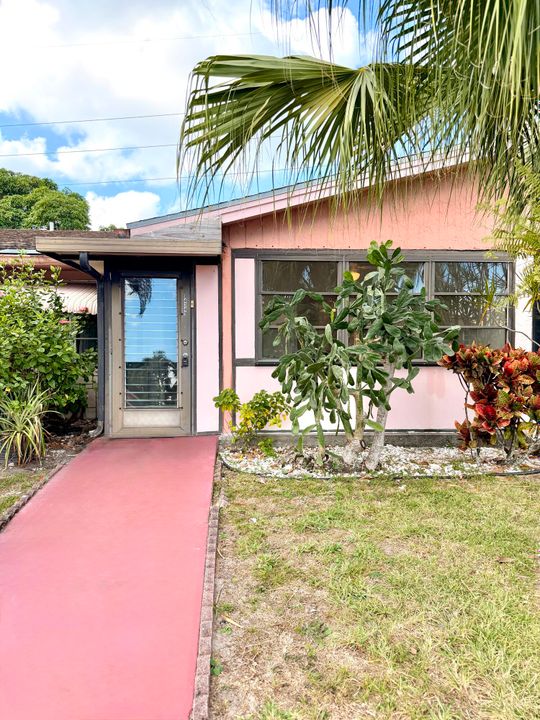 出租: $2,350 (2 贝兹, 2 浴室, 1200 平方英尺)