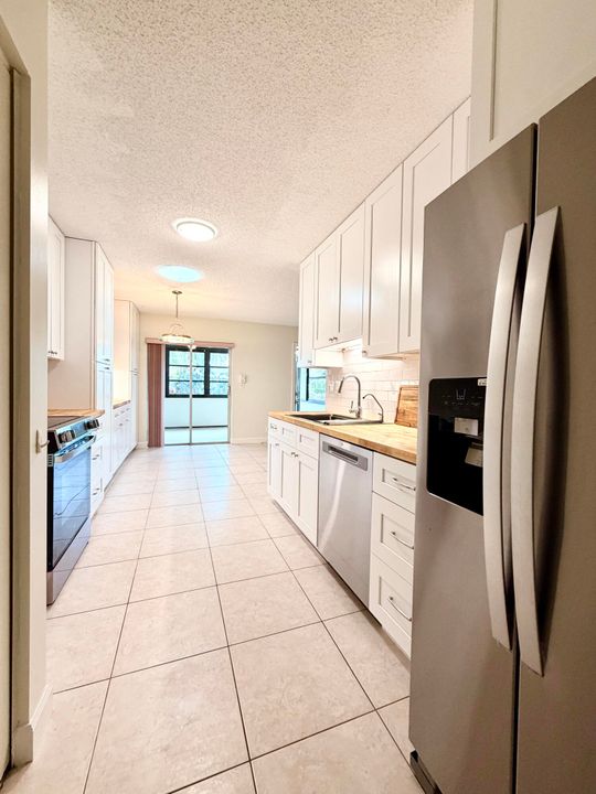 出租: $2,350 (2 贝兹, 2 浴室, 1200 平方英尺)