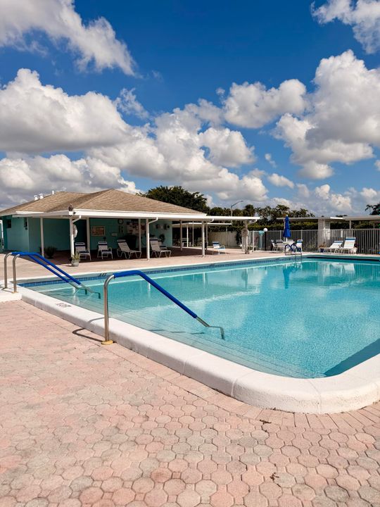 出租: $2,350 (2 贝兹, 2 浴室, 1200 平方英尺)