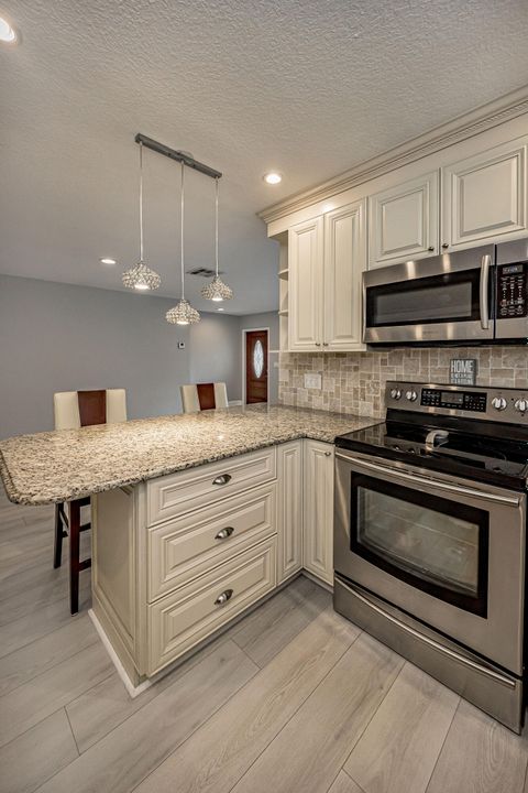 En Venta: $330,000 (2 camas, 2 baños, 1157 Pies cuadrados)