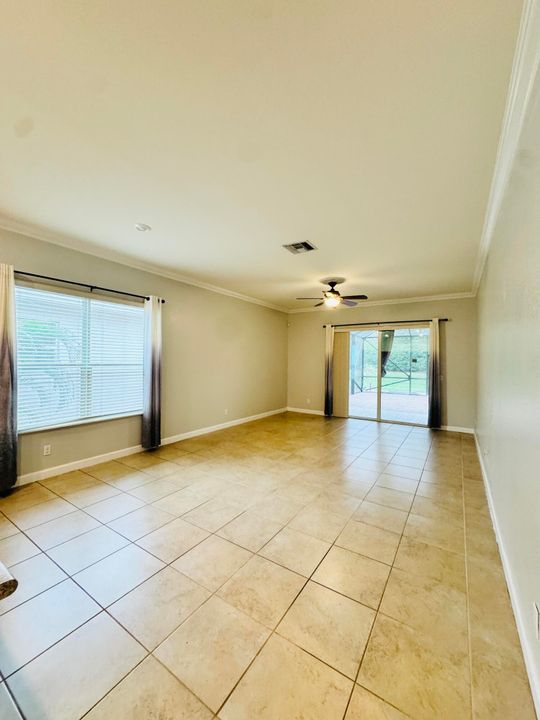 待售: $490,000 (3 贝兹, 2 浴室, 2079 平方英尺)