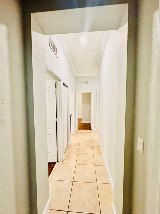 待售: $490,000 (3 贝兹, 2 浴室, 2079 平方英尺)