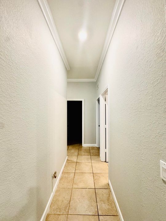 待售: $490,000 (3 贝兹, 2 浴室, 2079 平方英尺)