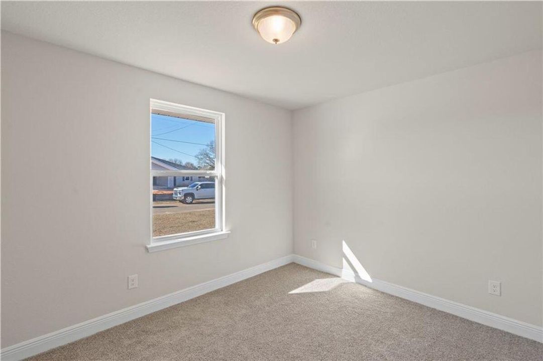 For Sale: $342,028 (4 beds, 2 baths, 1635 Square Feet)