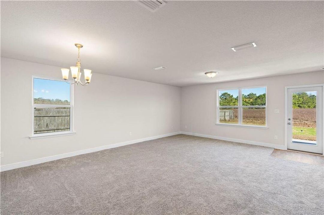 For Sale: $342,028 (4 beds, 2 baths, 1635 Square Feet)