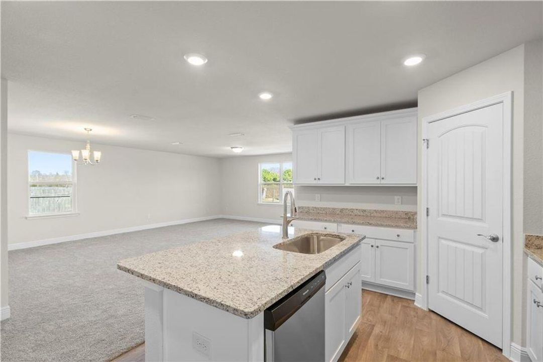 For Sale: $342,028 (4 beds, 2 baths, 1635 Square Feet)