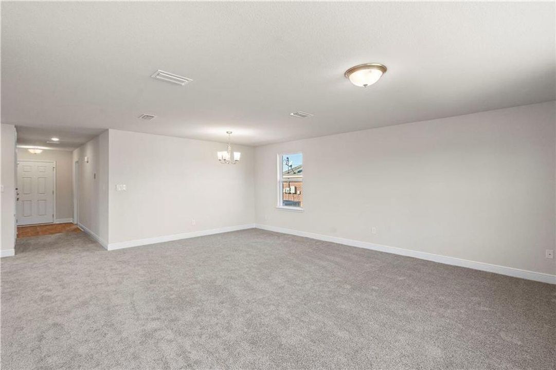 For Sale: $342,028 (4 beds, 2 baths, 1635 Square Feet)