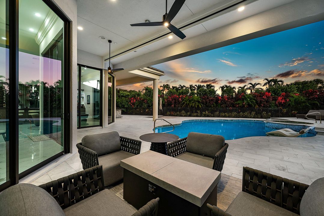 На продажу: $3,599,000 (5 спален, 4 ванн, 5064 Квадратных фут)