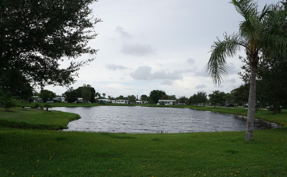 待售: $34,900 (2 贝兹, 2 浴室, 984 平方英尺)