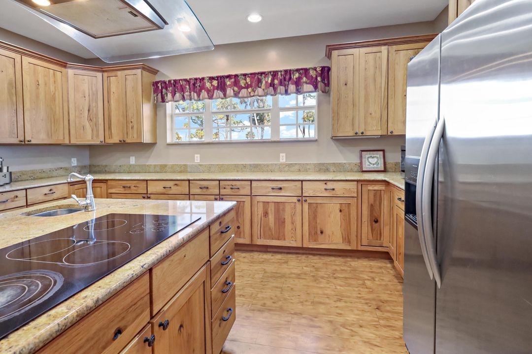 For Sale: $1,950,000 (4 beds, 4 baths, 3353 Square Feet)