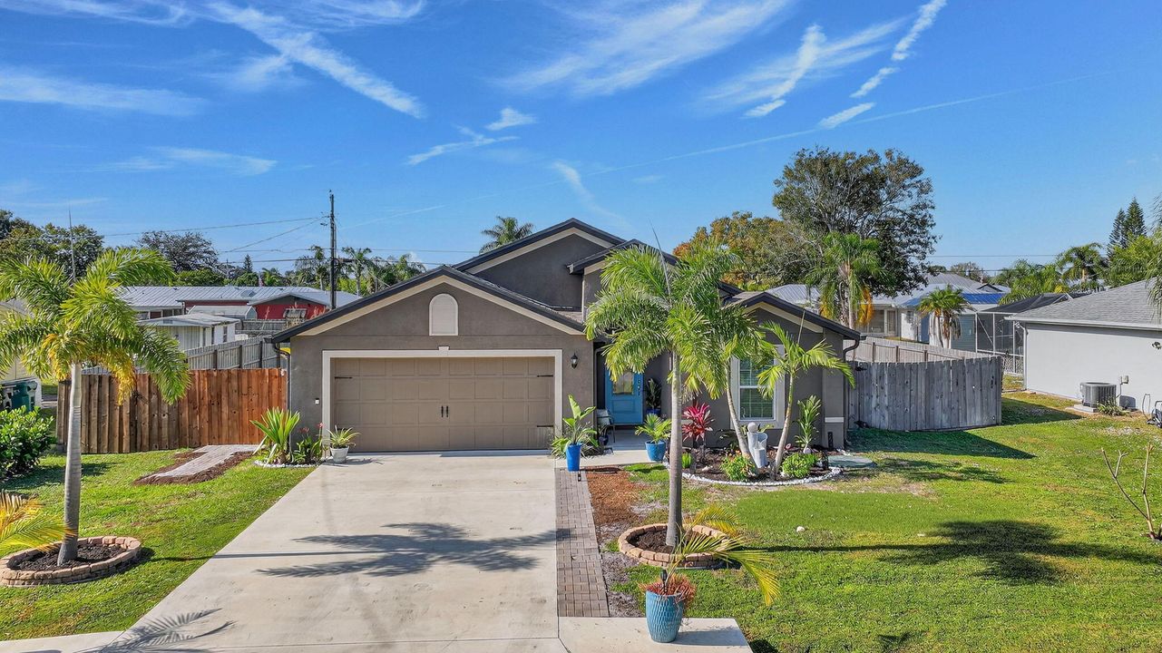 For Sale: $449,000 (4 beds, 2 baths, 1851 Square Feet)