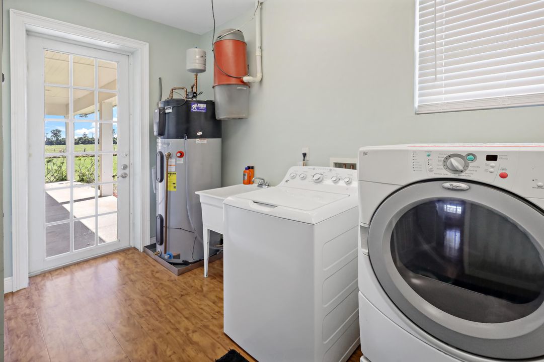 For Sale: $1,950,000 (4 beds, 4 baths, 3353 Square Feet)