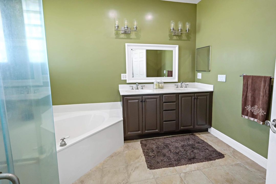 For Sale: $1,950,000 (4 beds, 4 baths, 3353 Square Feet)