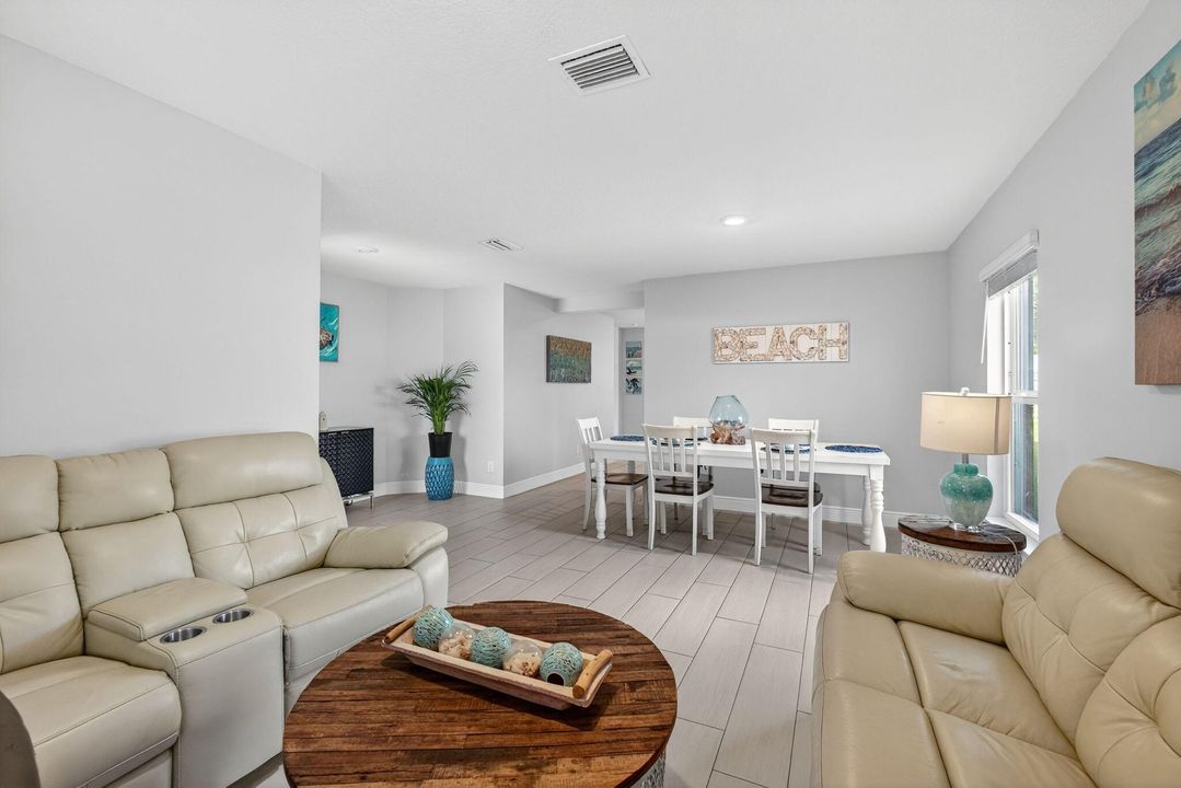 For Sale: $449,000 (4 beds, 2 baths, 1851 Square Feet)