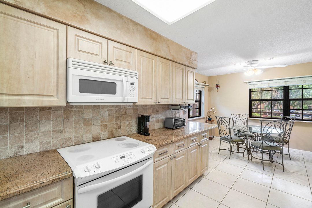 出租: $3,500 (3 贝兹, 2 浴室, 1800 平方英尺)