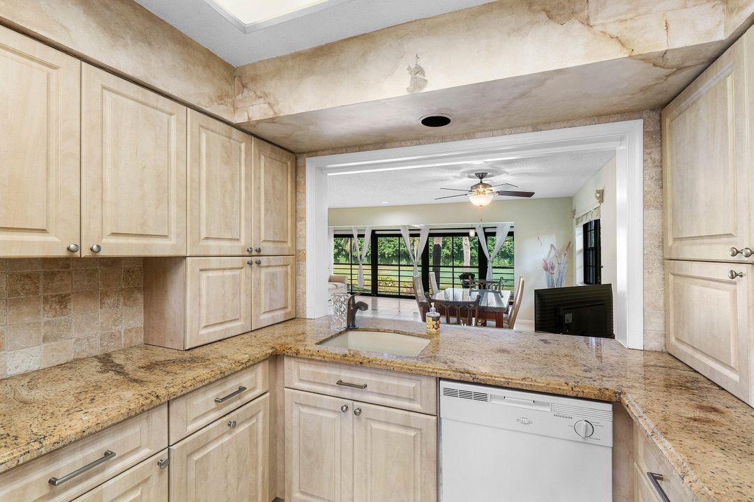 出租: $3,500 (3 贝兹, 2 浴室, 1800 平方英尺)