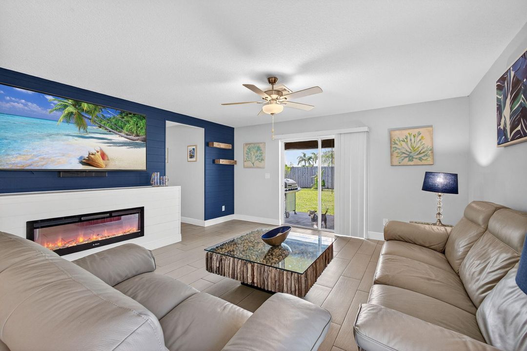 For Sale: $449,000 (4 beds, 2 baths, 1851 Square Feet)