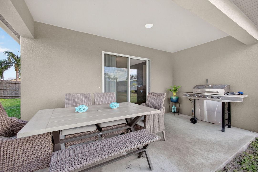 For Sale: $449,000 (4 beds, 2 baths, 1851 Square Feet)