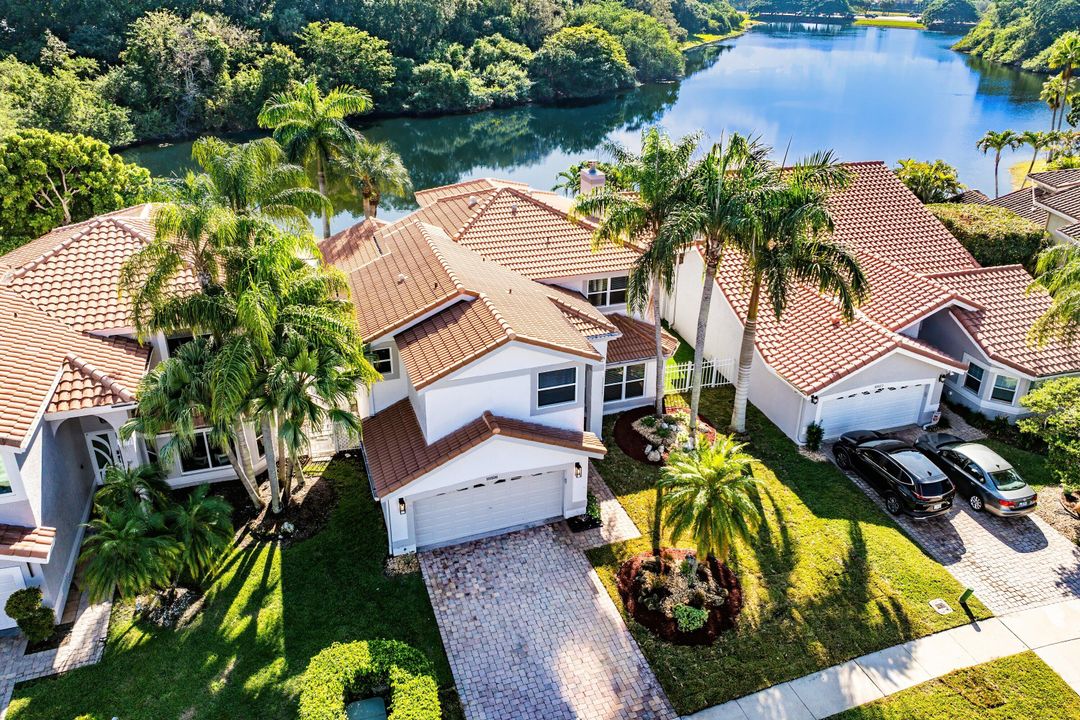 待售: $999,000 (4 贝兹, 3 浴室, 2573 平方英尺)