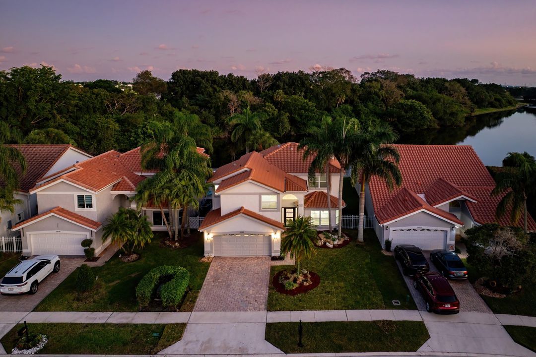 待售: $999,000 (4 贝兹, 3 浴室, 2573 平方英尺)