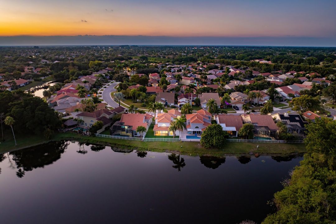 待售: $999,000 (4 贝兹, 3 浴室, 2573 平方英尺)