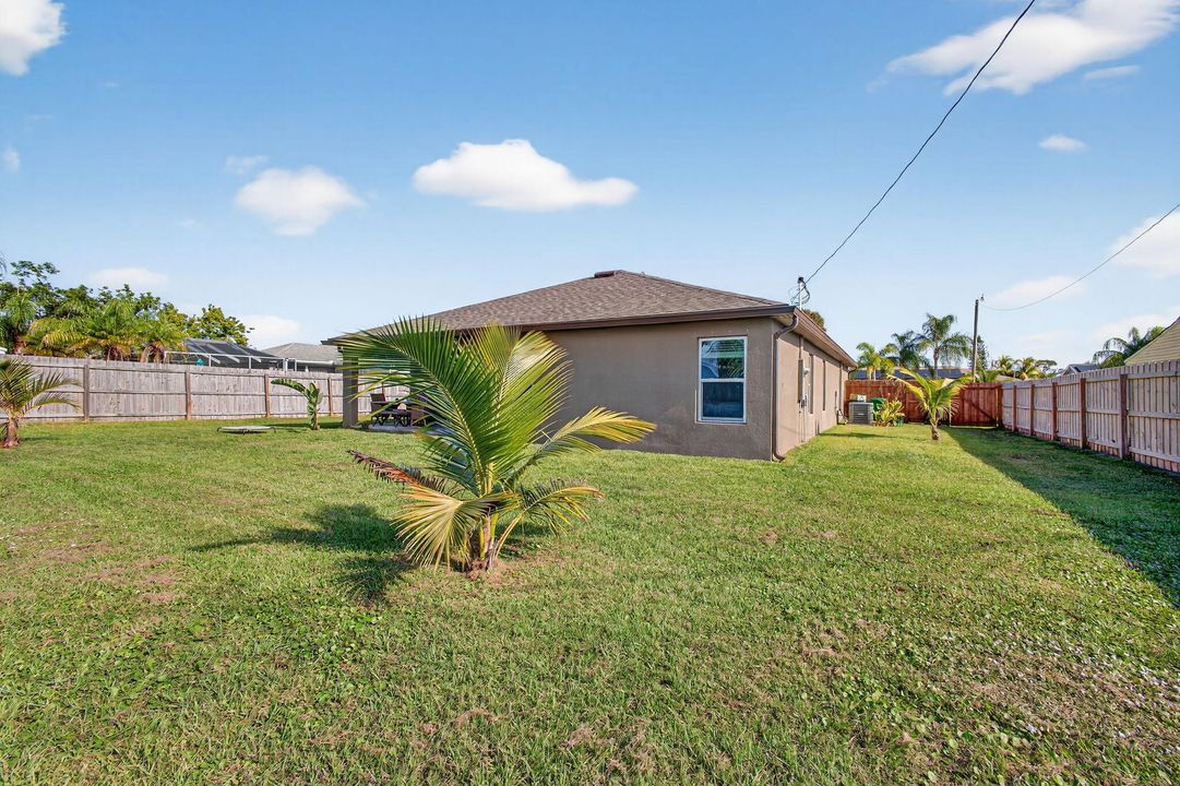 For Sale: $449,000 (4 beds, 2 baths, 1851 Square Feet)