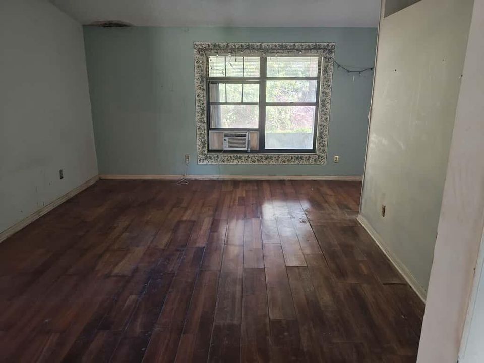 For Sale: $235,000 (3 beds, 2 baths, 1479 Square Feet)