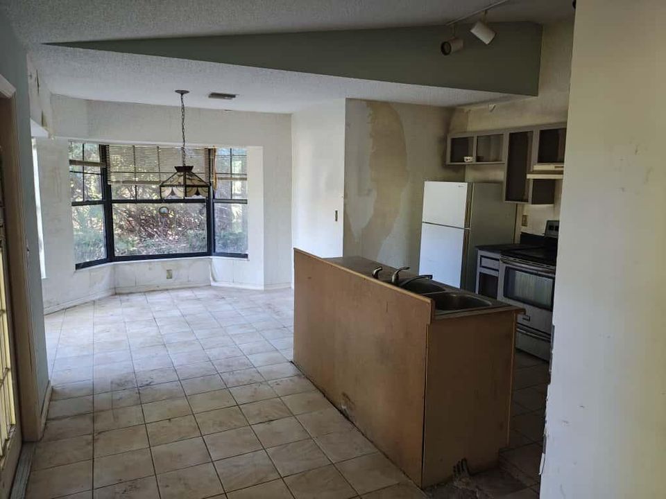 For Sale: $235,000 (3 beds, 2 baths, 1479 Square Feet)