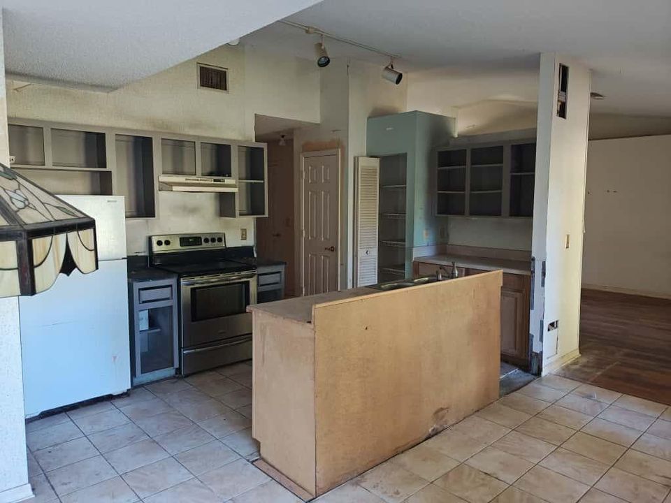 For Sale: $235,000 (3 beds, 2 baths, 1479 Square Feet)