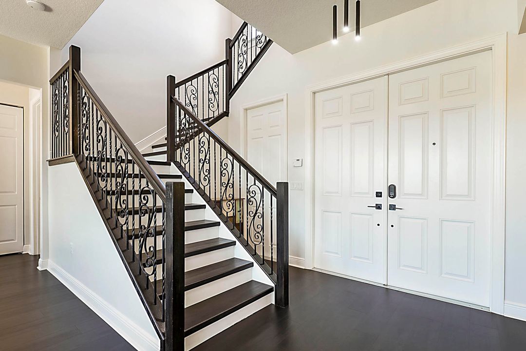 Active With Contract: $679,000 (3 beds, 3 baths, 2135 Square Feet)