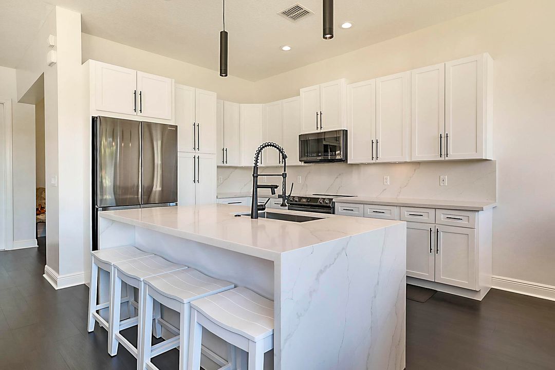 Active With Contract: $679,000 (3 beds, 3 baths, 2135 Square Feet)