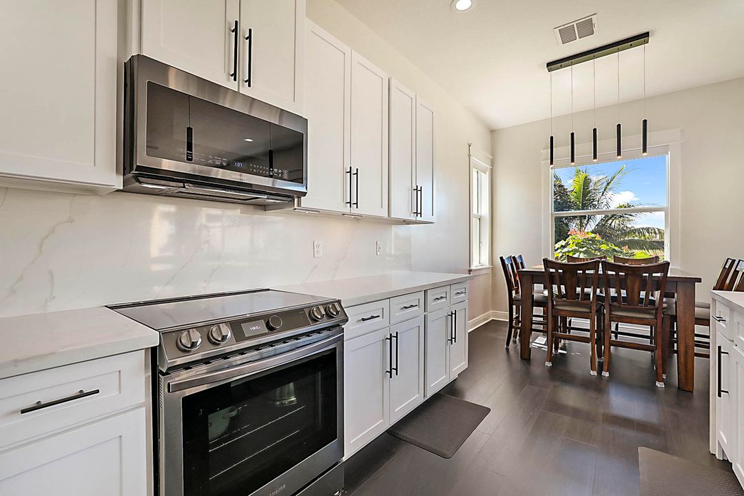 Active With Contract: $679,000 (3 beds, 3 baths, 2135 Square Feet)