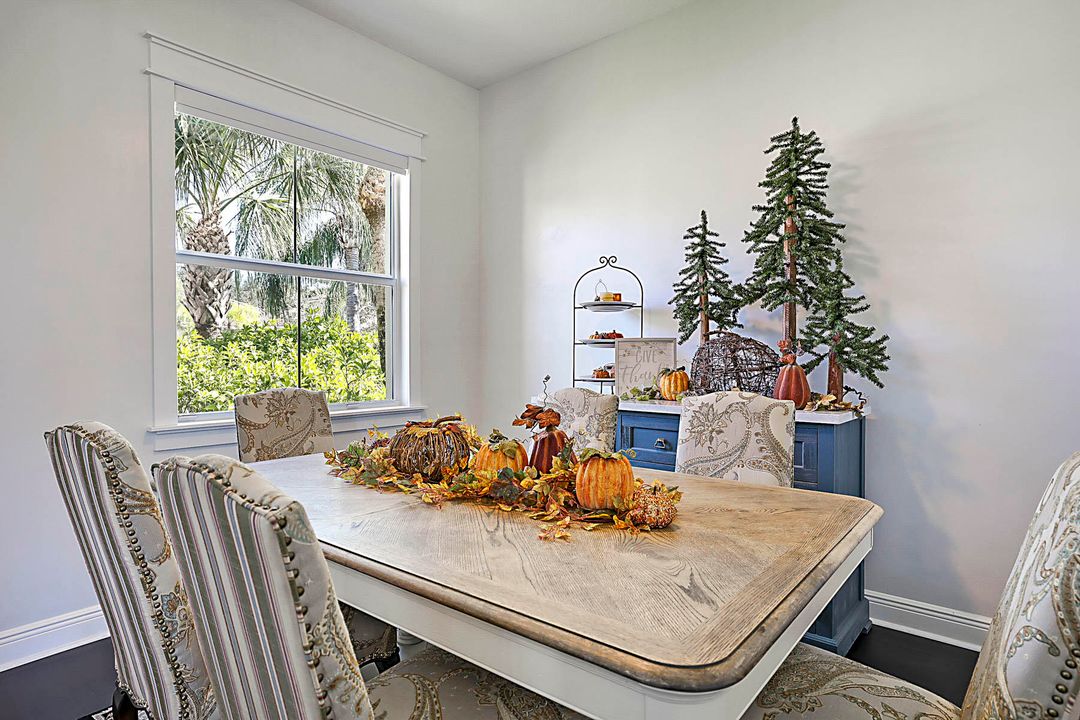 Active With Contract: $679,000 (3 beds, 3 baths, 2135 Square Feet)