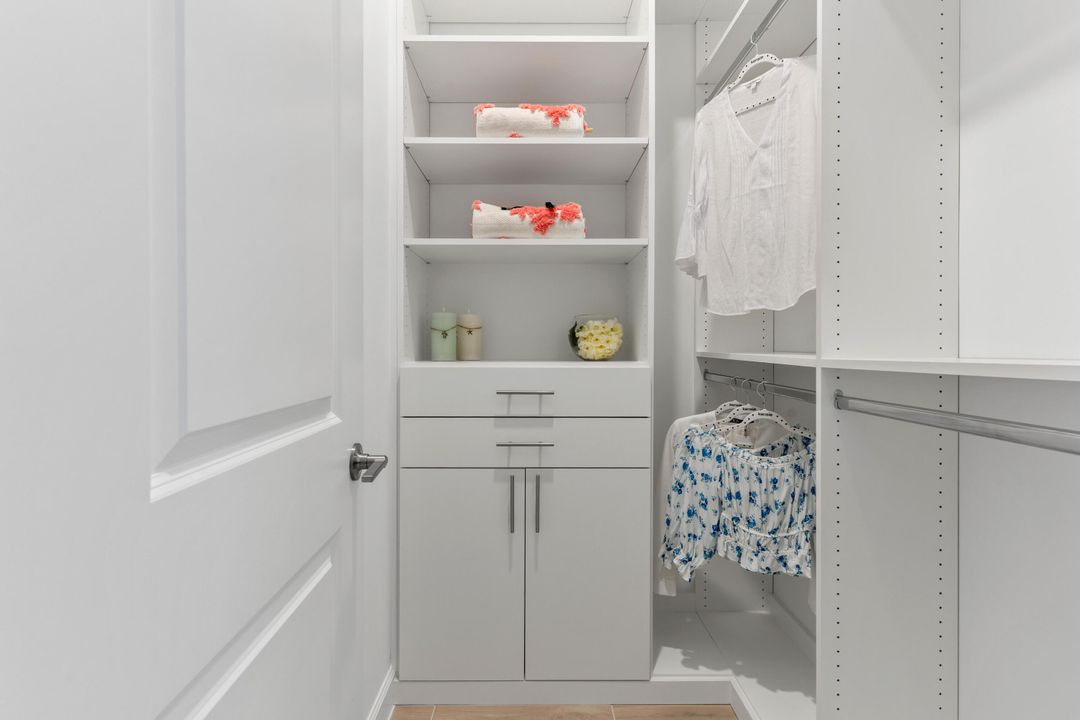 En Venta: $1,495,000 (4 camas, 3 baños, 3445 Pies cuadrados)