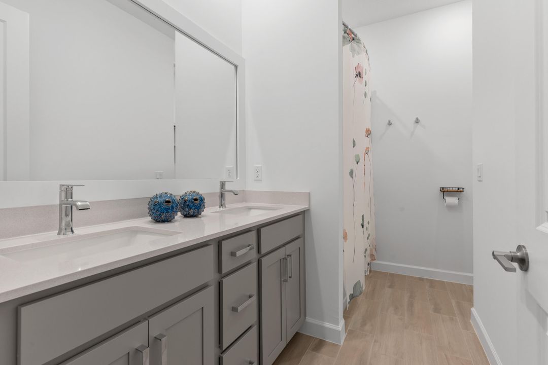 En Venta: $1,495,000 (4 camas, 3 baños, 3445 Pies cuadrados)