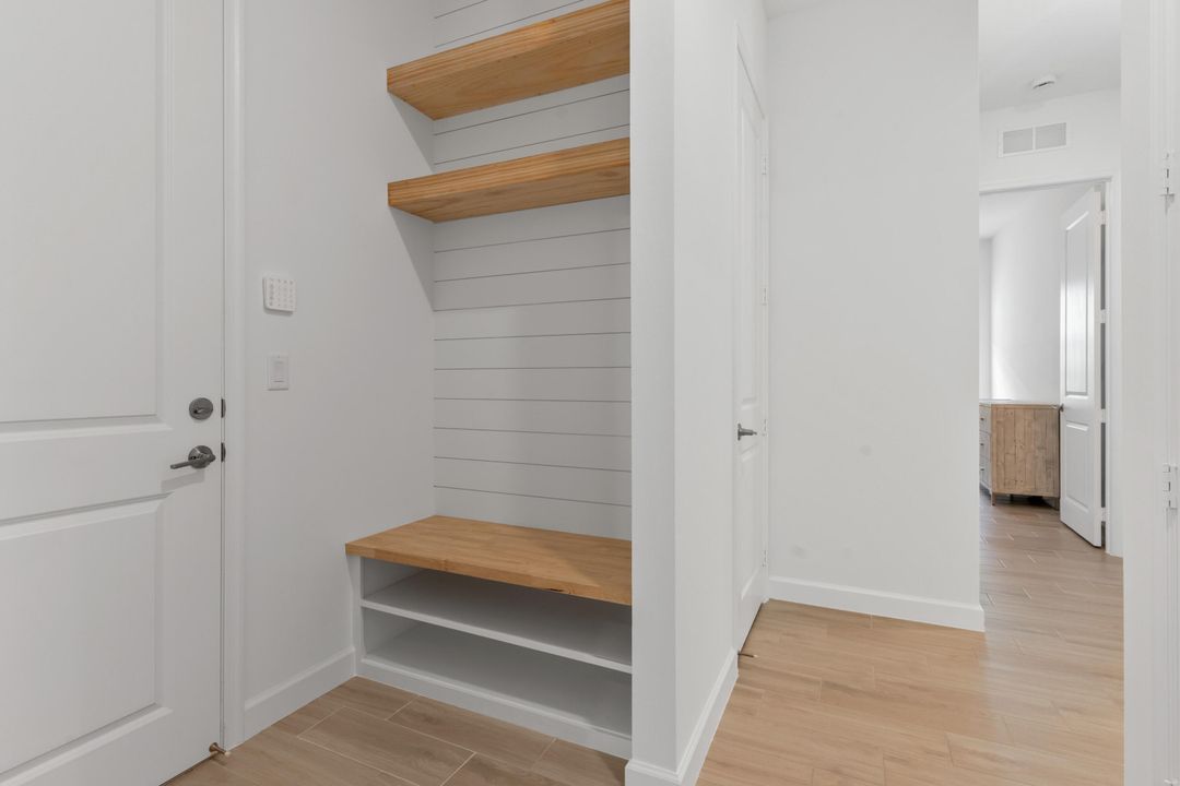 En Venta: $1,495,000 (4 camas, 3 baños, 3445 Pies cuadrados)