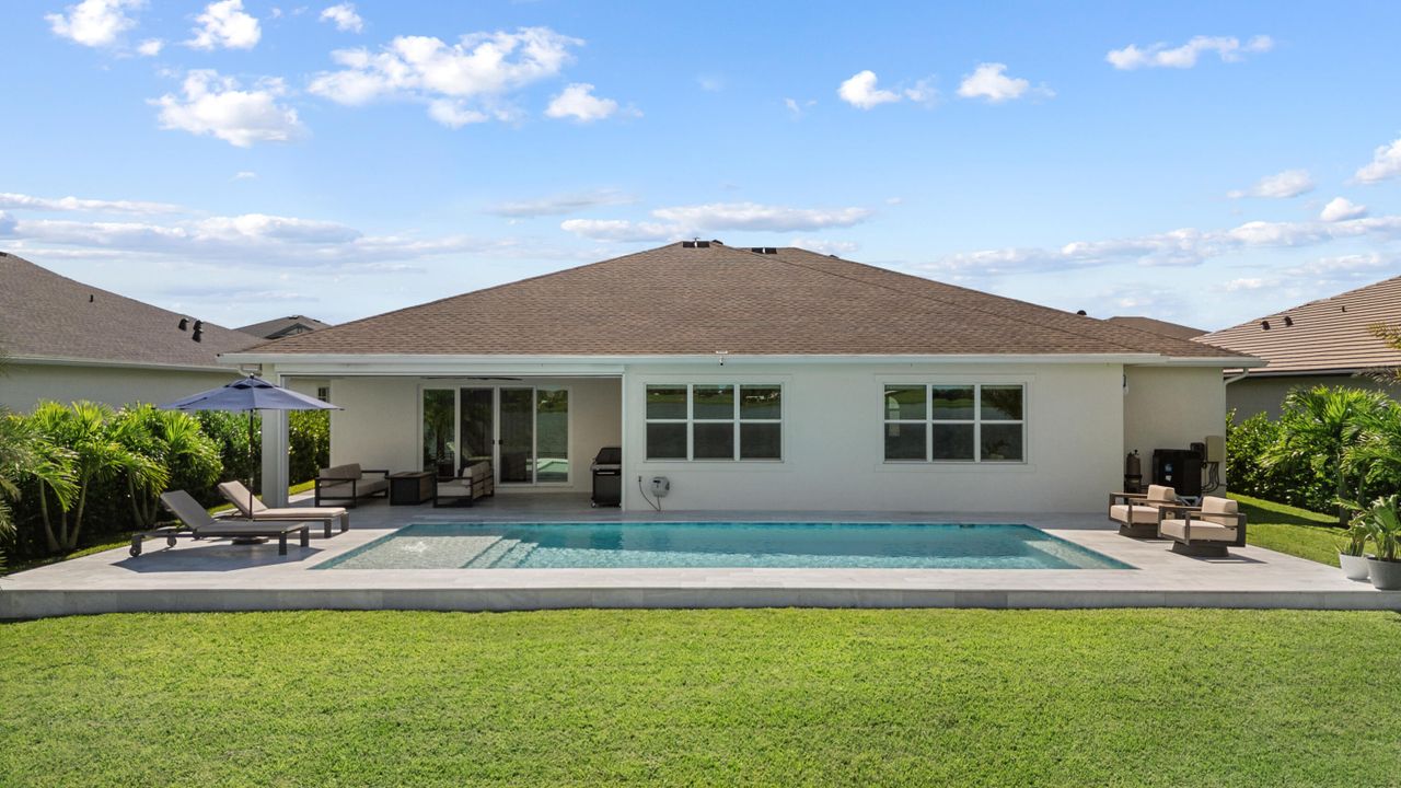 En Venta: $1,495,000 (4 camas, 3 baños, 3445 Pies cuadrados)