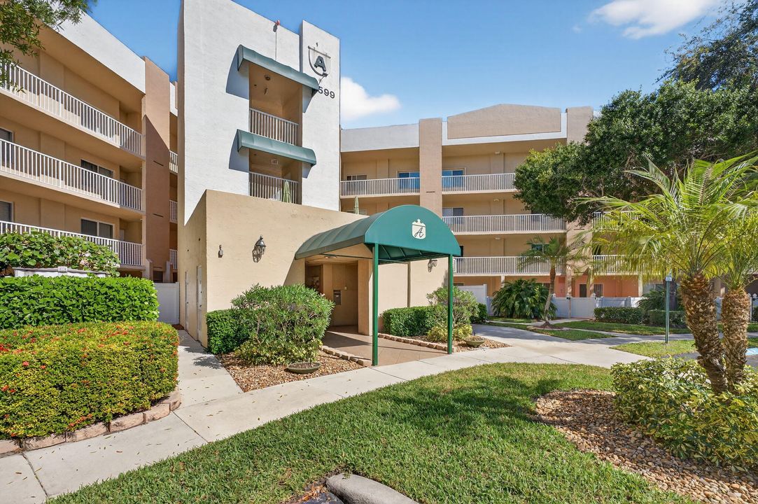 待售: $159,900 (2 贝兹, 2 浴室, 1215 平方英尺)