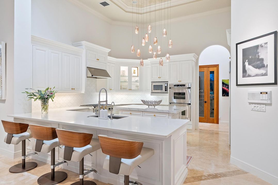 На продажу: $3,125,000 (4 спален, 4 ванн, 4750 Квадратных фут)