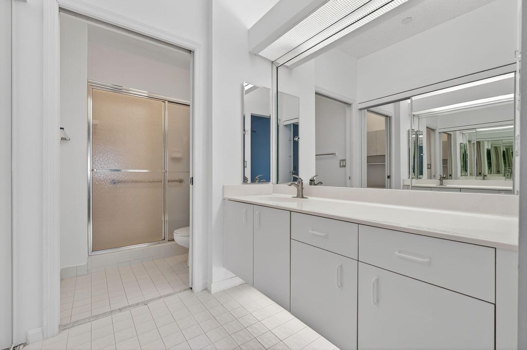 待售: $159,900 (2 贝兹, 2 浴室, 1215 平方英尺)