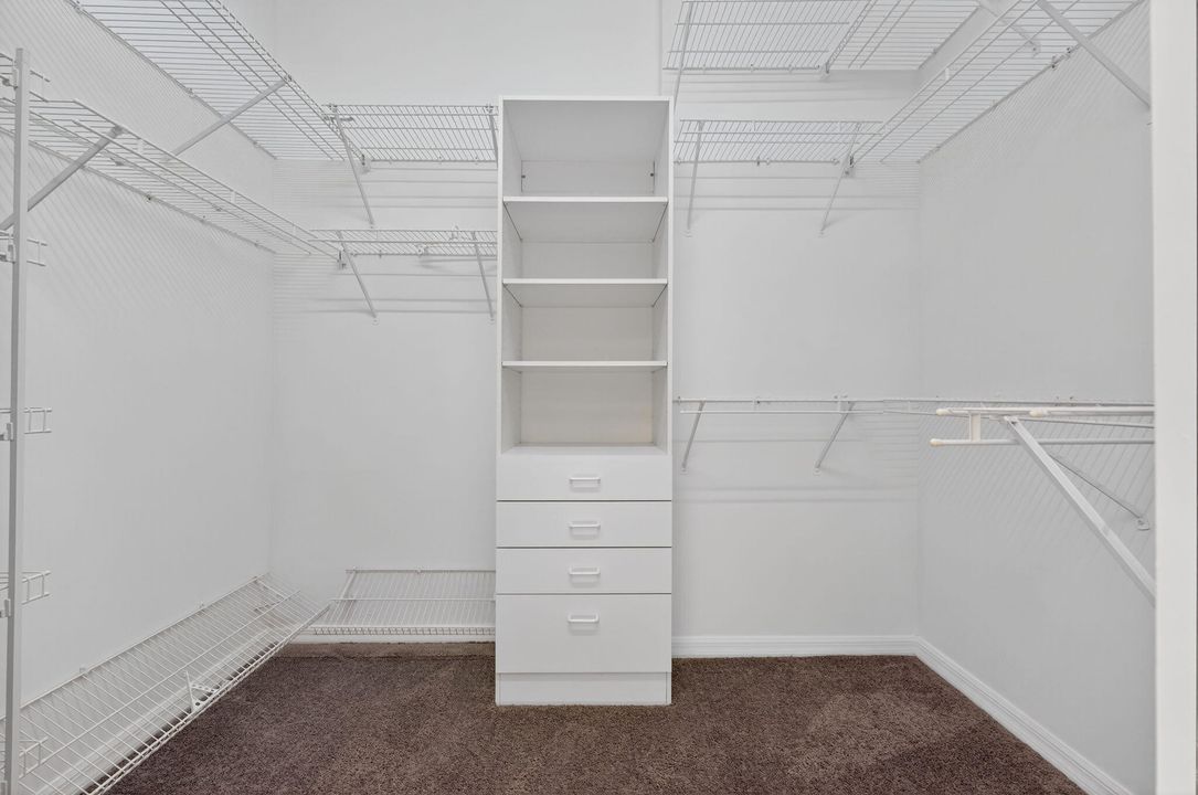 待售: $159,900 (2 贝兹, 2 浴室, 1215 平方英尺)