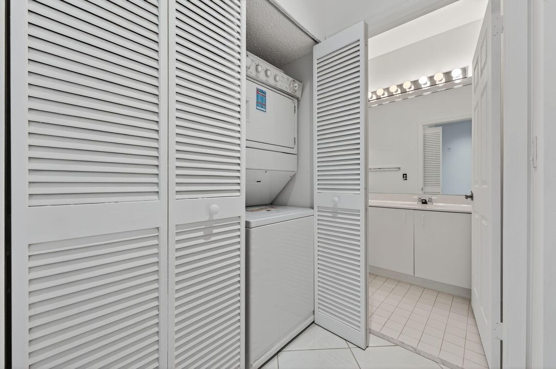 待售: $159,900 (2 贝兹, 2 浴室, 1215 平方英尺)