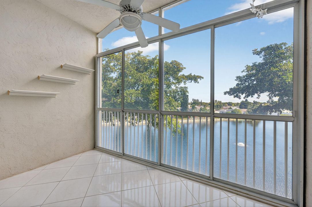 待售: $159,900 (2 贝兹, 2 浴室, 1215 平方英尺)