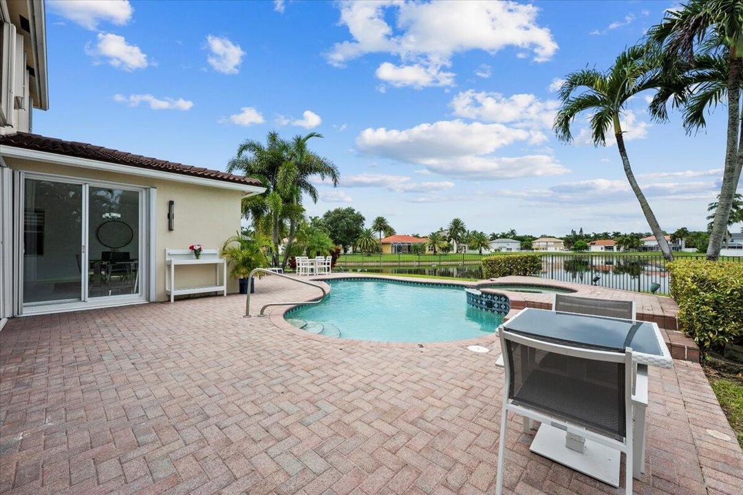 For Sale: $985,000 (4 beds, 3 baths, 2753 Square Feet)