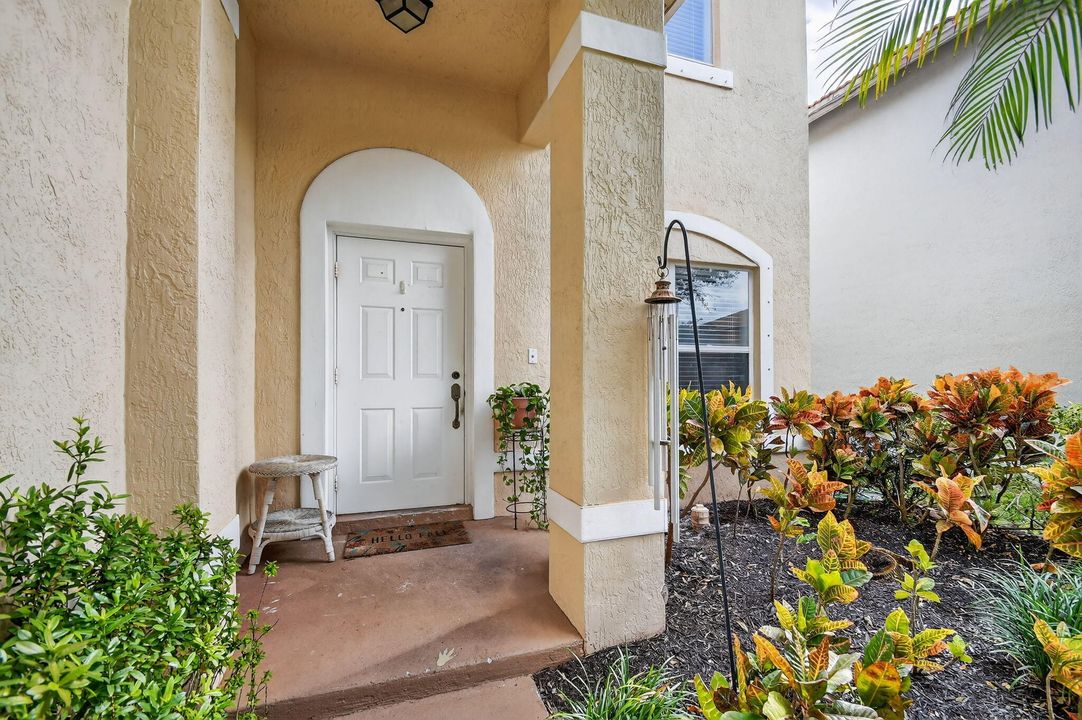 待售: $560,000 (4 贝兹, 2 浴室, 2353 平方英尺)