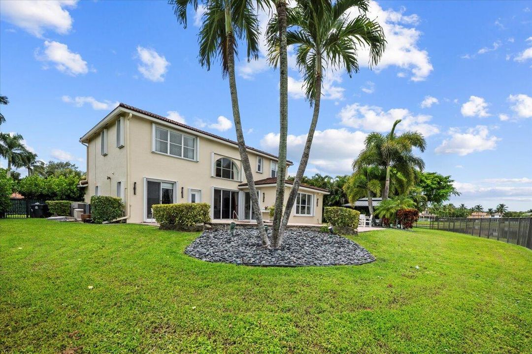 For Sale: $985,000 (4 beds, 3 baths, 2753 Square Feet)