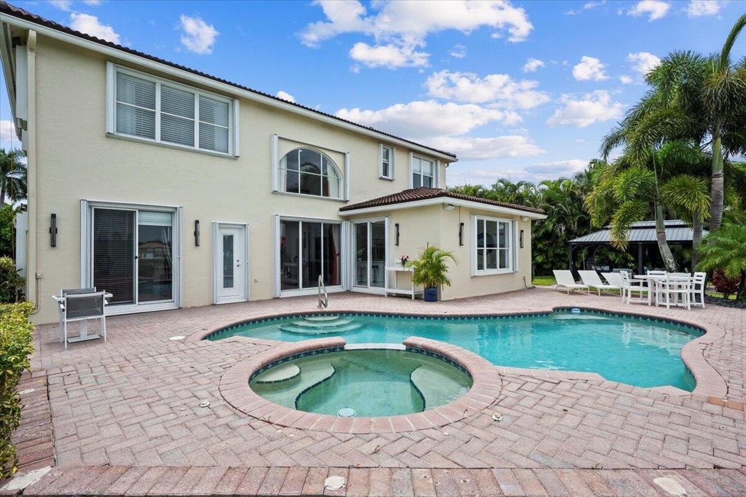 For Sale: $985,000 (4 beds, 3 baths, 2753 Square Feet)