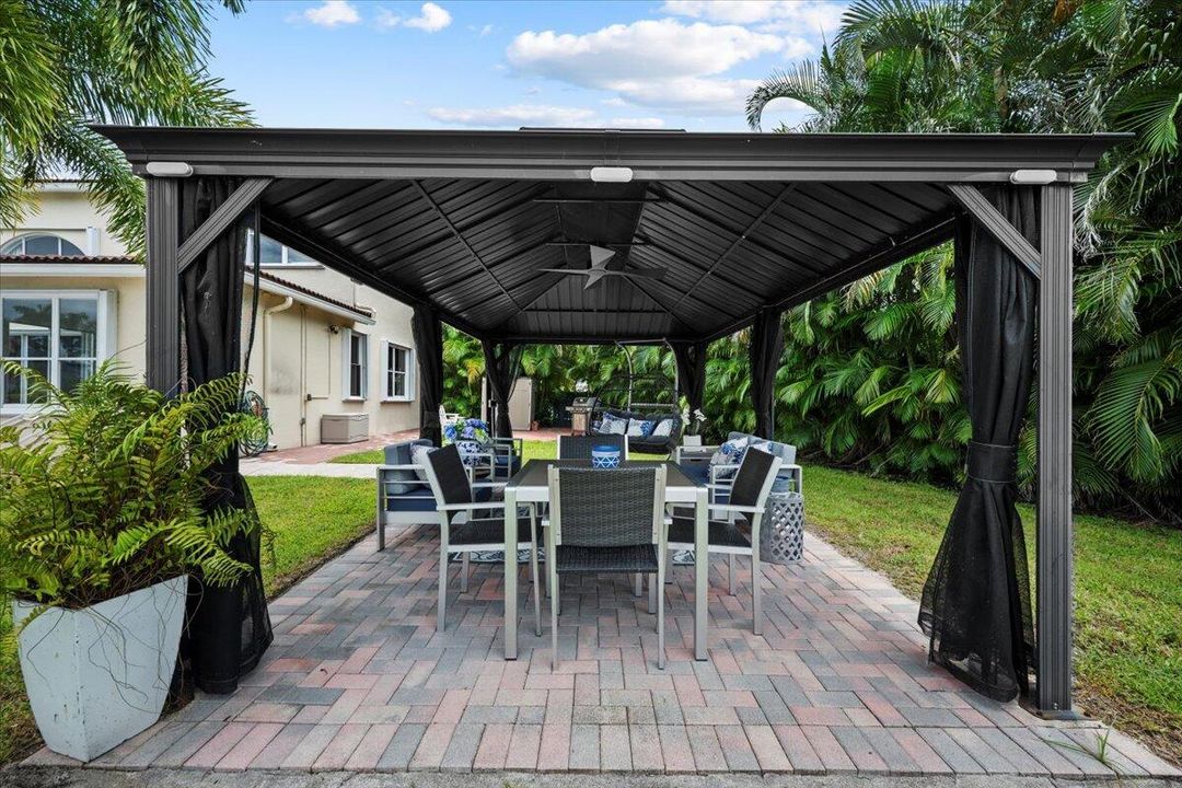 For Sale: $985,000 (4 beds, 3 baths, 2753 Square Feet)